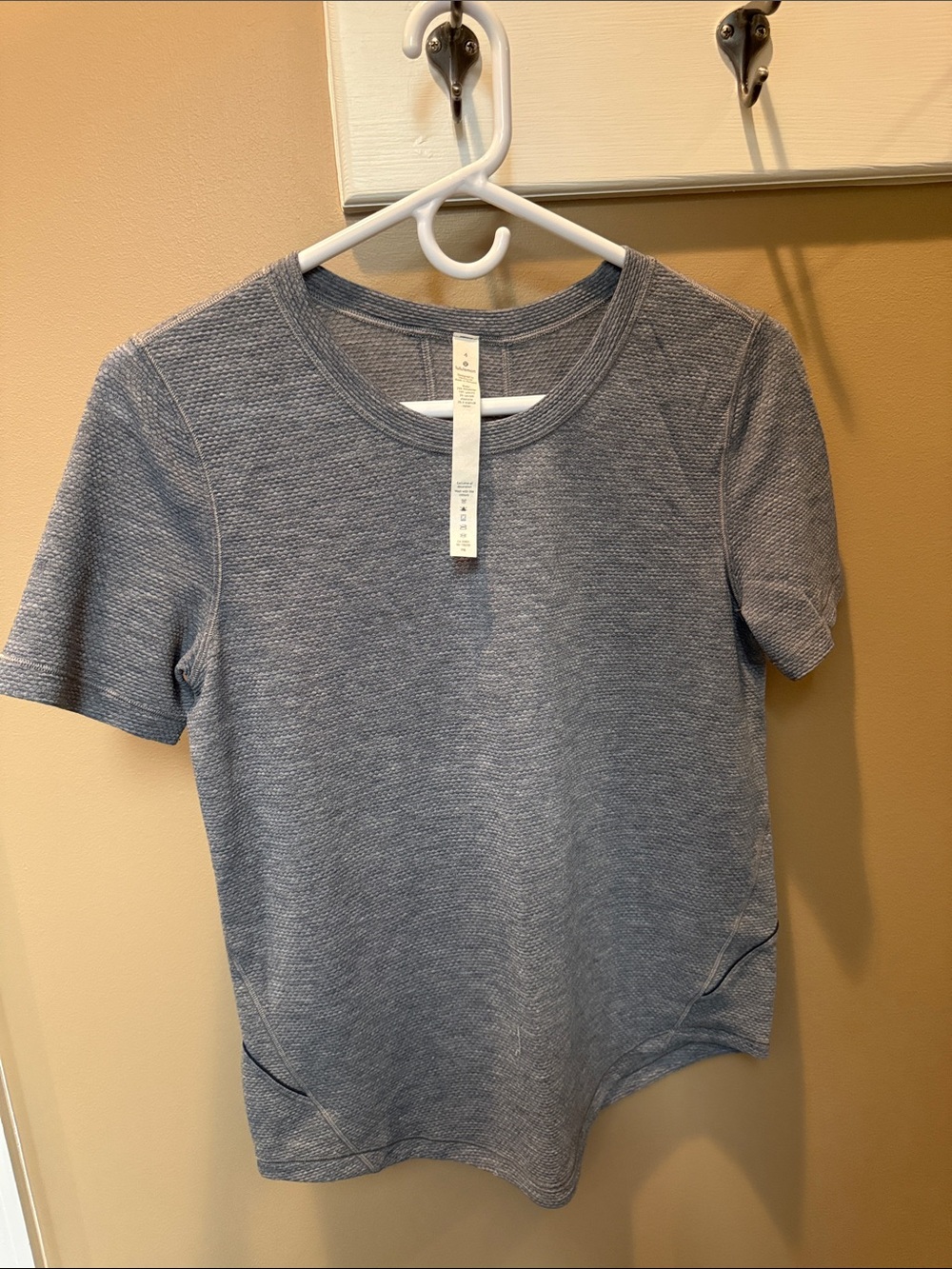 Lululemon top size 4